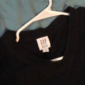 Black size small GAP sweater